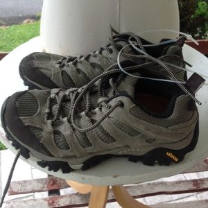 Mens Merrell vibram sneakers.